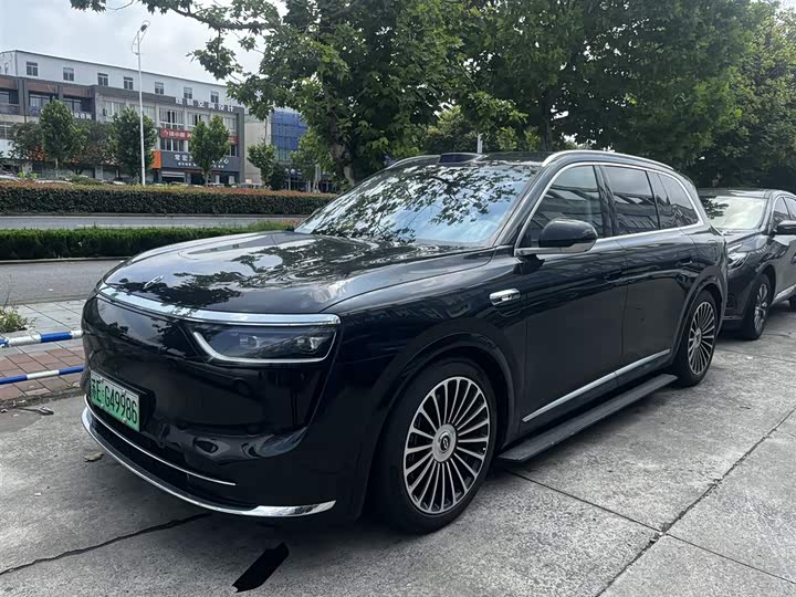 2025 Wenjie M8 2025 extended range Ultra version 53.4kWh 6-seater version (192-line lidar)