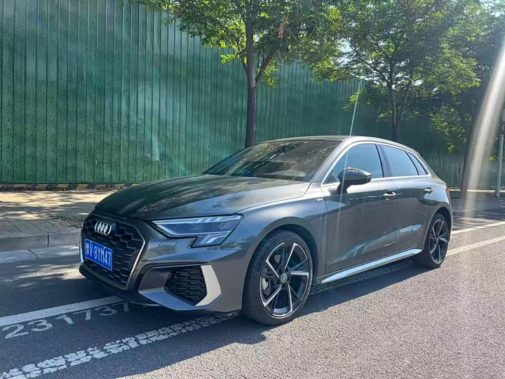 2022 Audi A3 2022 Sportback 35 TFSI stylish and sporty