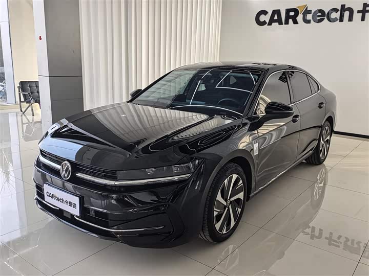 2025 Magotan 2024 300TSI DSG Exclusive Edition Conspicuous Package