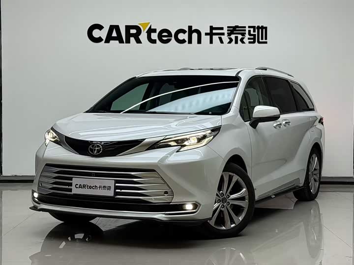 SIENNA 2024 2.5L Hybrid Platinum Edition