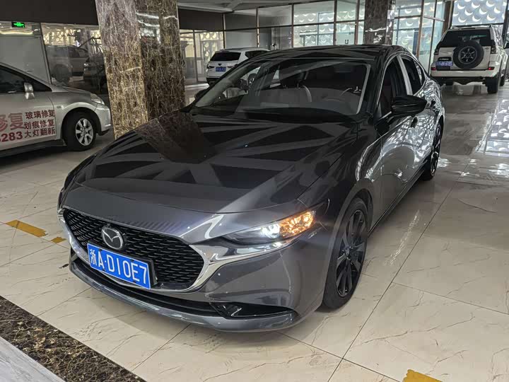 Mazda3 Angkesela 2022 2.0L Automatic Quality Obsidian Edition