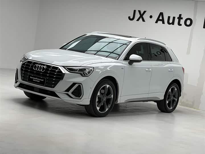 Audi Q3 2022 35 TFSI Fashionable and Dynamic