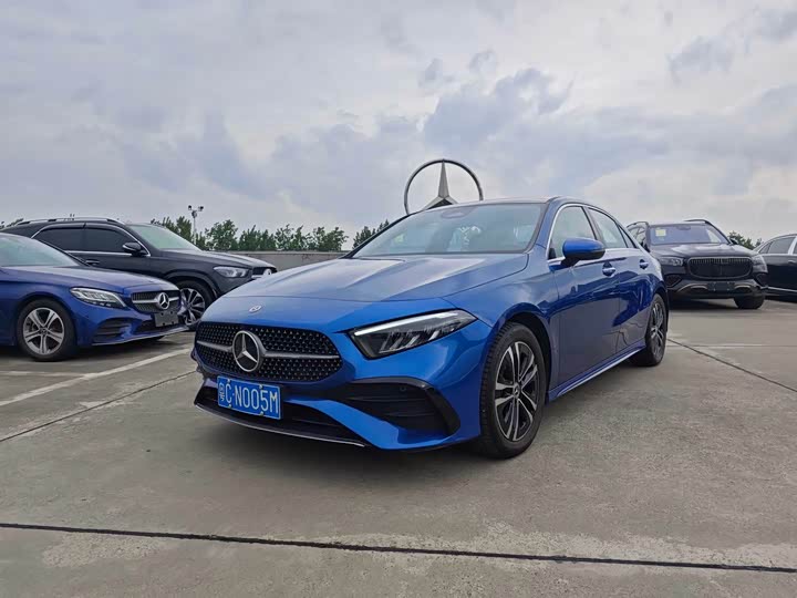 Mercedes-Benz A-Class 2023 A 200 L Dynamic