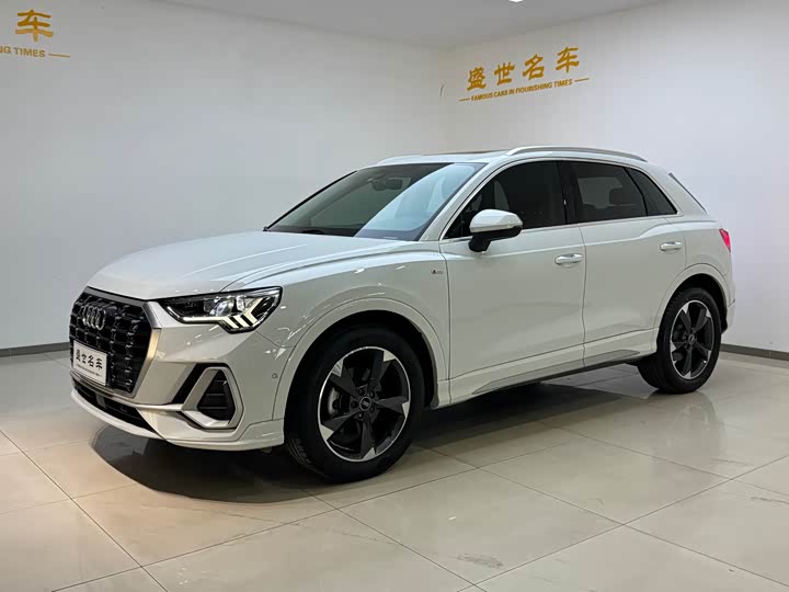 Audi Q3 2022 35 TFSI Fashionable and Dynamic