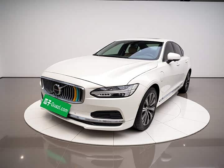 2021 Volvo S90 Recharge T8 Inscription