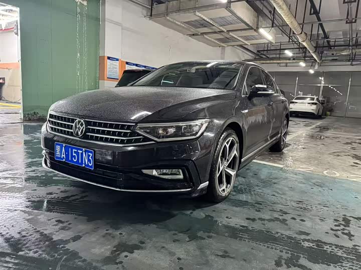 Magotan 2023 2 Million Edition 330TSI DSG Luxury