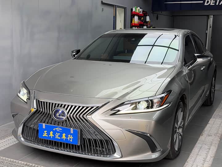 2021 Lexus ES 2020 300h Excellence Edition