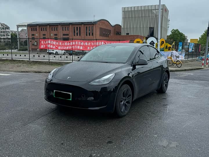 2022 Model Y 2023 rear-wheel drive version