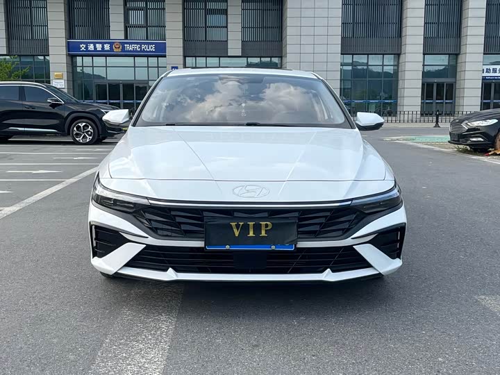 Elantra 2023 1.5L CVT LUX