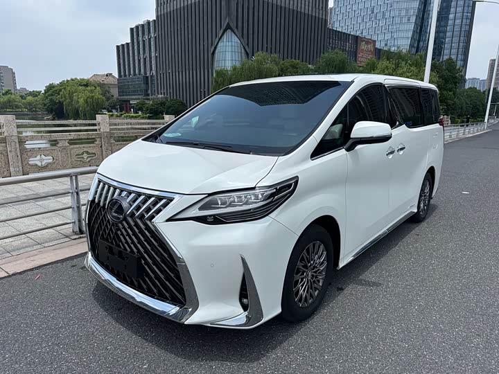 2022 Lexus LM 2020 300h four-seat Royal Edition