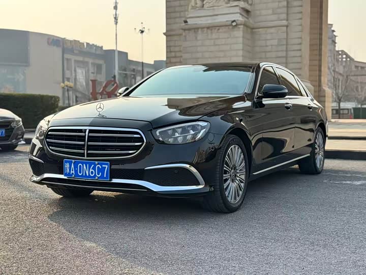 Mercedes-Benz E-Class 2023 E 300 L luxury model