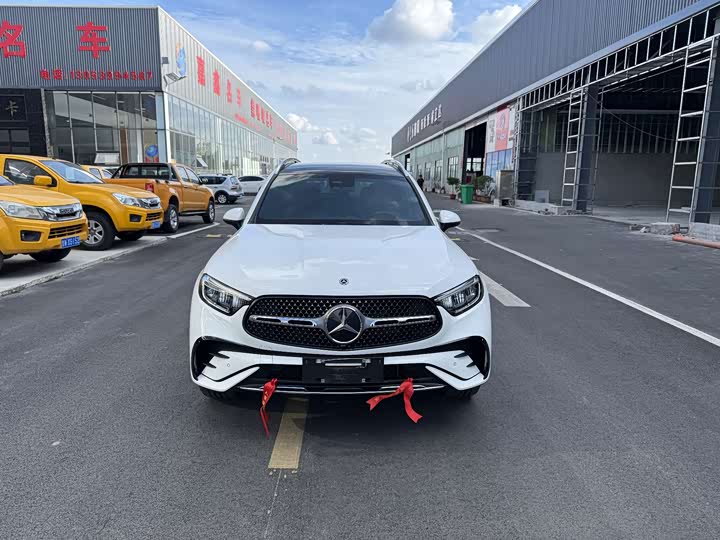 2024 Mercedes-Benz GLC 260 L 4MATIC Luxury 5-Seater