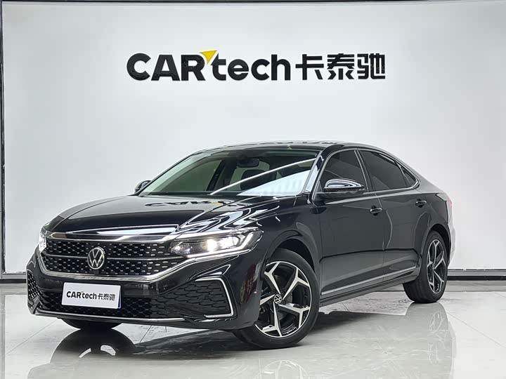 Passat 2025 Outstanding Model 330TSI Starry Sky Elite Edition