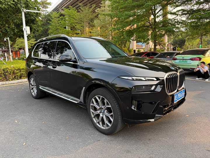 BMW X7 2023 xDrive40i Luxury Package