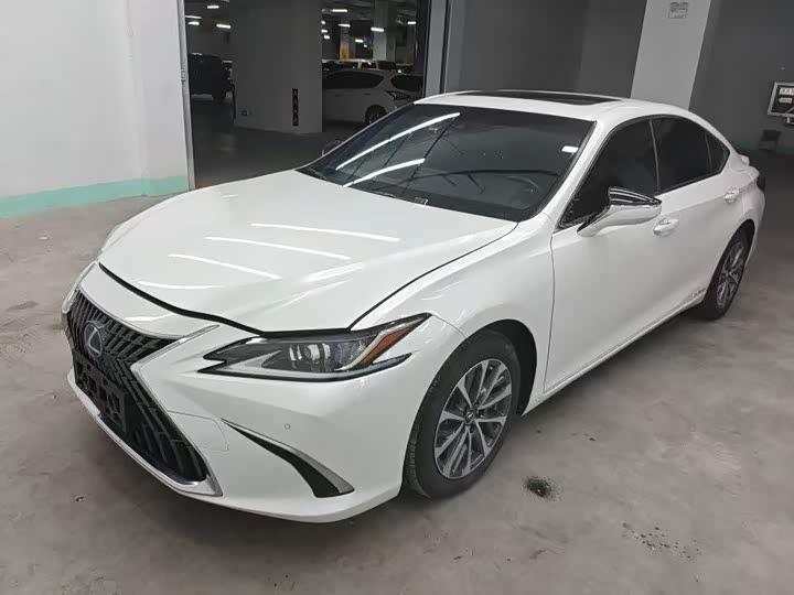 Lexus ES 2021 300h Excellence Edition