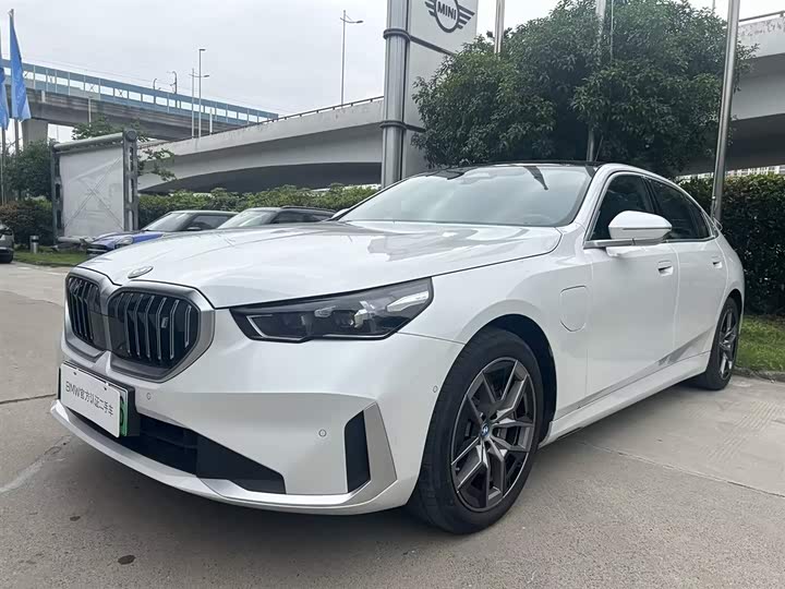 BMW i5 2024 eDrive 35L Luxury Package