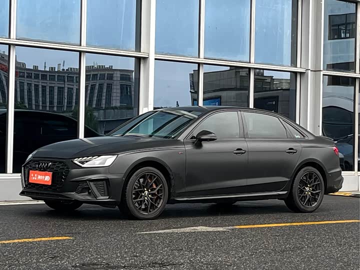 Audi A4L 2022 40 TFSI luxury and dynamic model