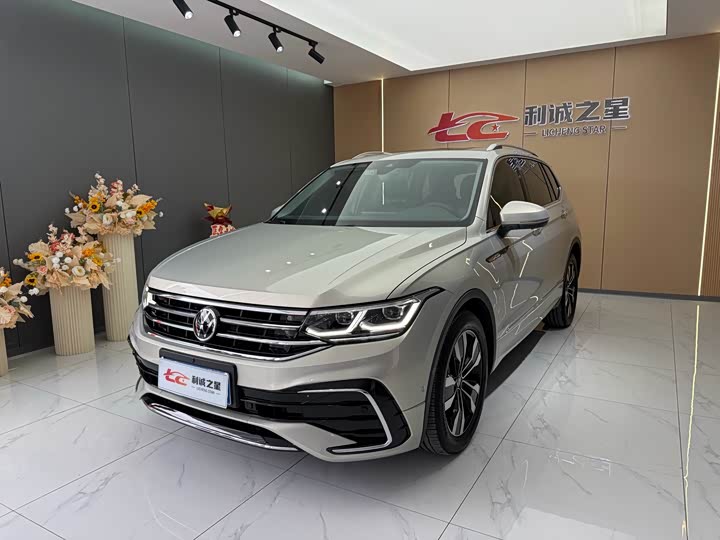 Tiguan L 2023 330TSI automatic two-wheel drive R-Line flagship version