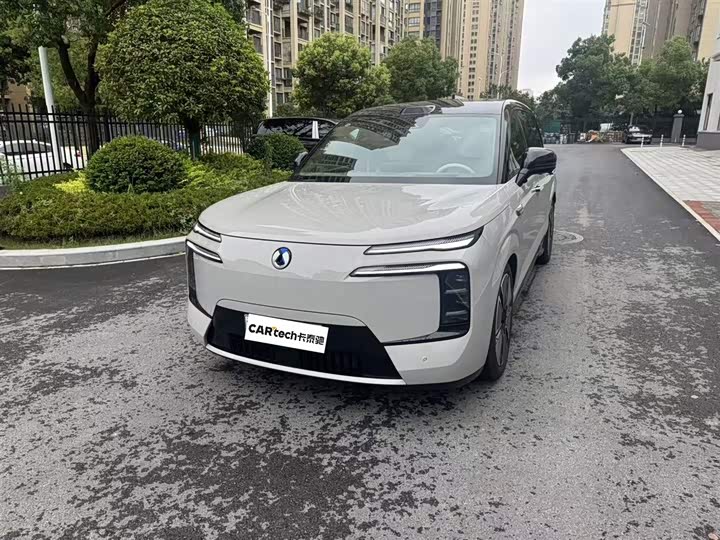 Denza N8L 2025 flagship model