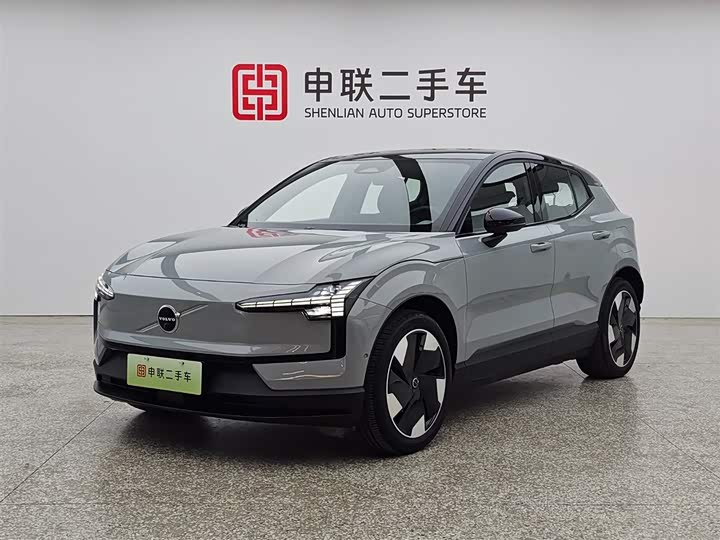 Volvo EX30 2025 rear-wheel drive long-range version Ultra