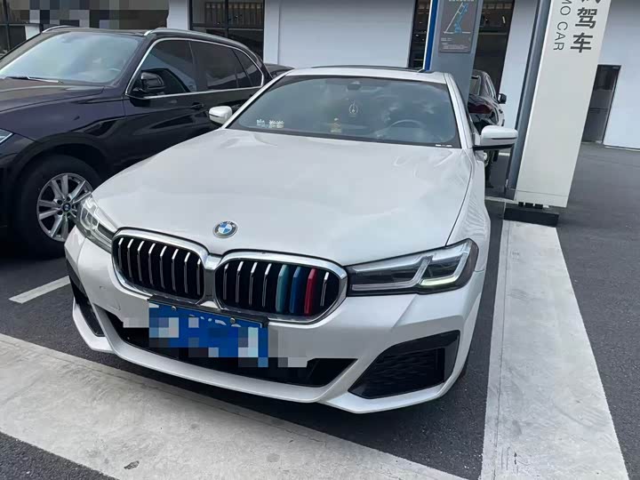 BMW 5 Series 2024 525Li M Sports Package