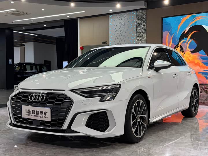 Audi A3 2021 Sportback 35 TFSI aggressive sports model