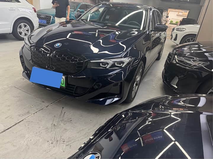 BMW i3 2025 eDrive 35 L