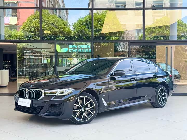 2022 BMW 5 Series 2022 530Li Exclusive M Sports Package