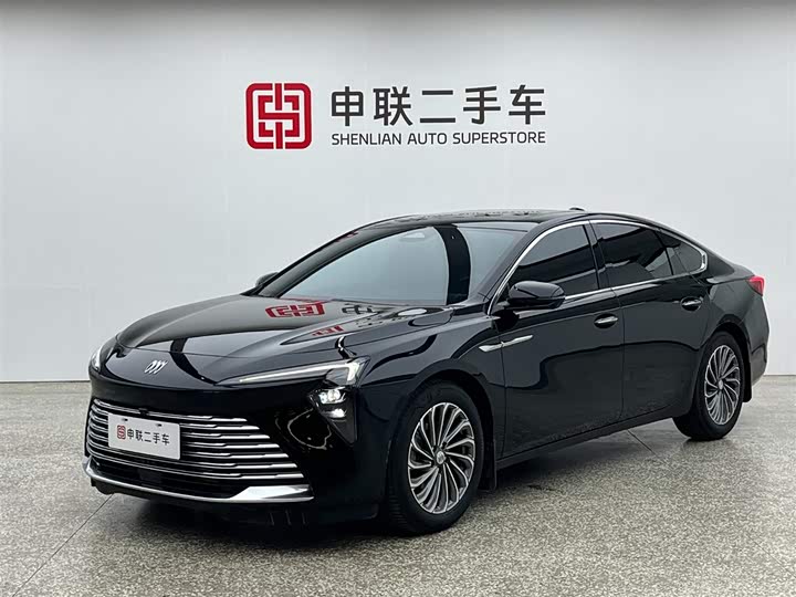 LaCrosse 2025 28T Platinum Edition