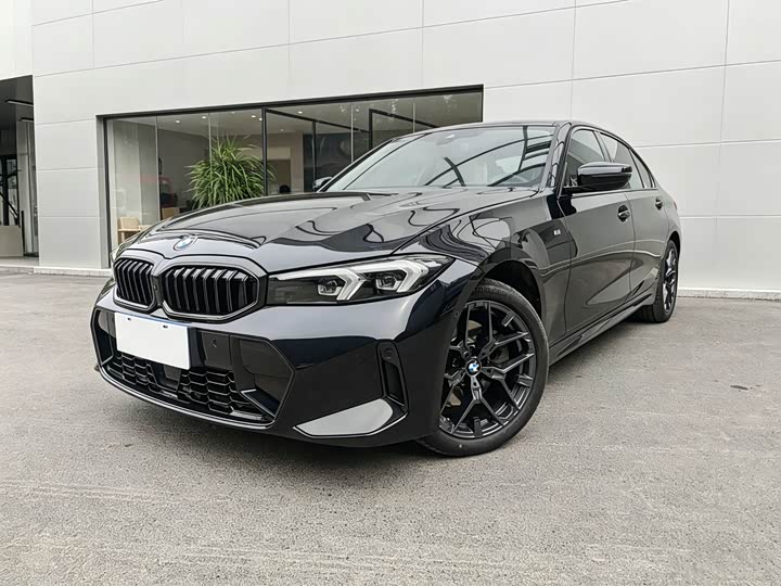 BMW 3 Series 2026 330Li M Sports Night Package