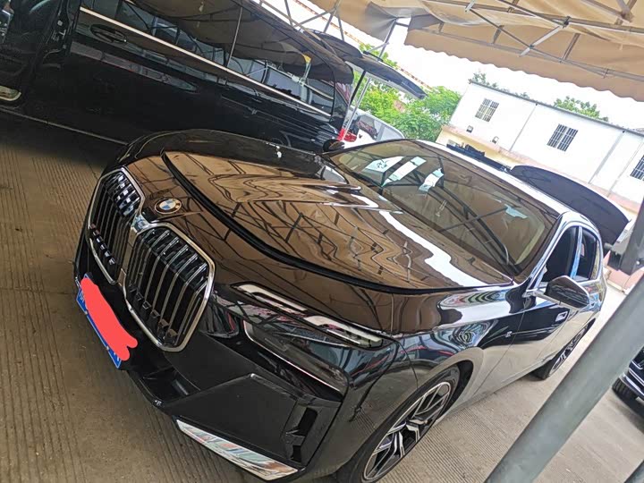 BMW 7 Series 2023 735Li M Sports Package