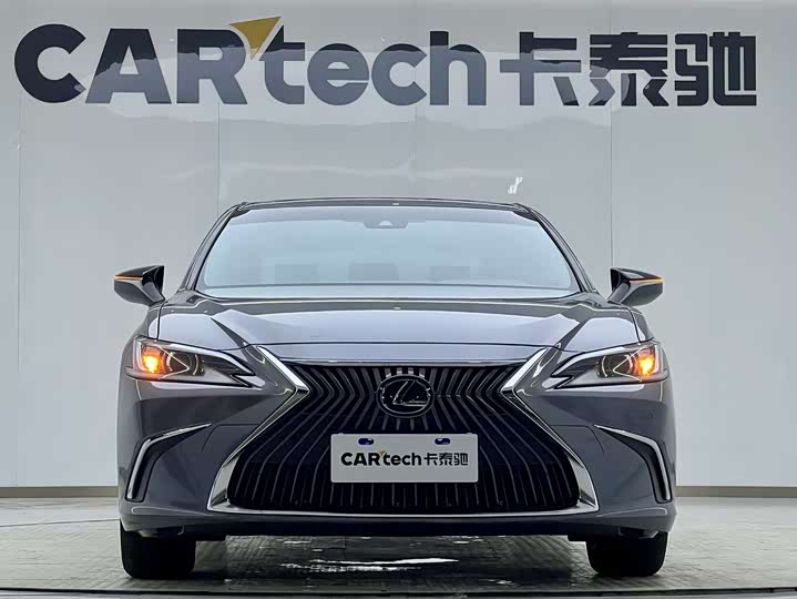 Lexus ES 2020 200 Excellence Edition