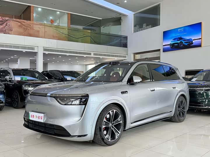 Wenjie M8 2025 extended range Ultra version 53.4kWh 5-seater version (192-line lidar)