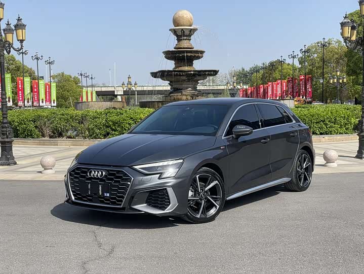 Audi A3 2023 facelift Sportback 35 TFSI stylish and sporty