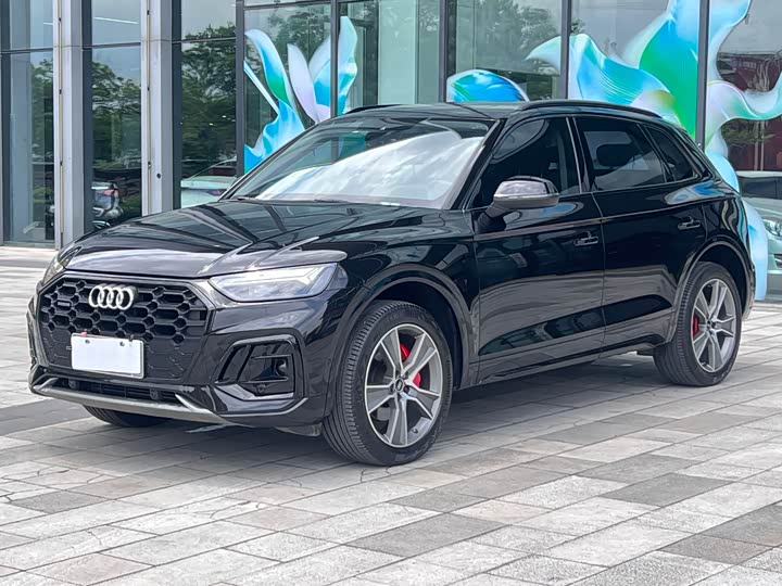 Audi Q5L 2021 40 TFSI luxury and dynamic model