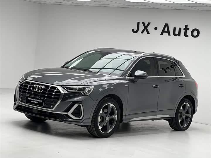 Audi Q3 2022 35 TFSI Fashionable and Dynamic