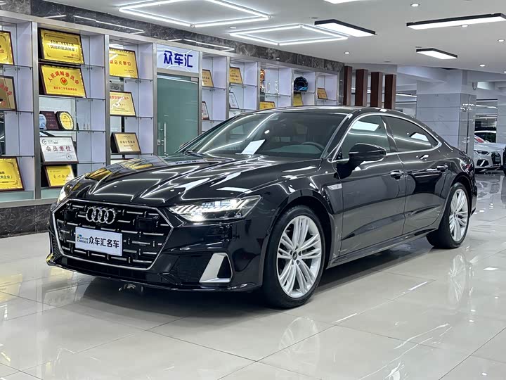 Audi A7L 2024 45 TFSI quattro luxury model