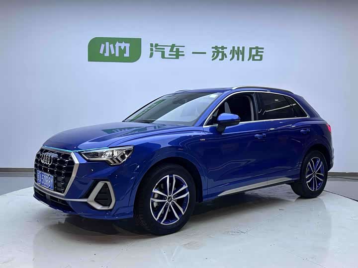 Audi Q3 2022 35 TFSI aggressive and dynamic
