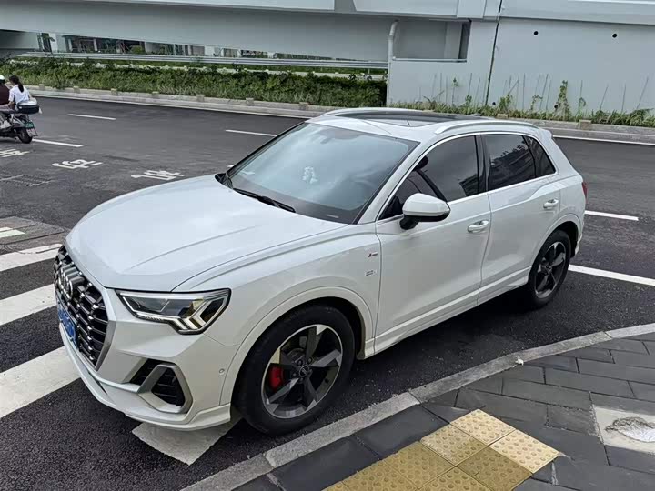 Audi Q3 2022 35 TFSI Fashionable and Dynamic