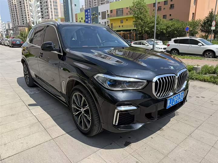 BMW X5 2022 xDrive 30Li Exclusive M Sports Package