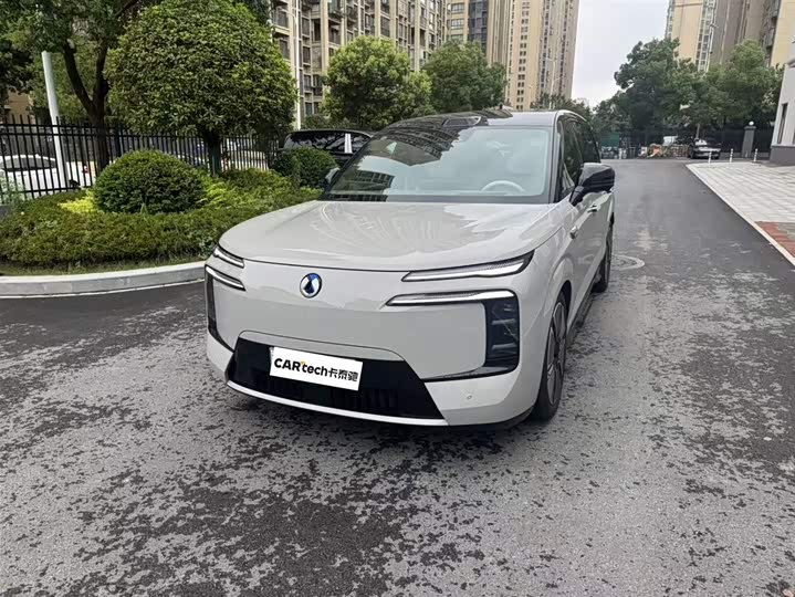 Denza N8L 2025 flagship model