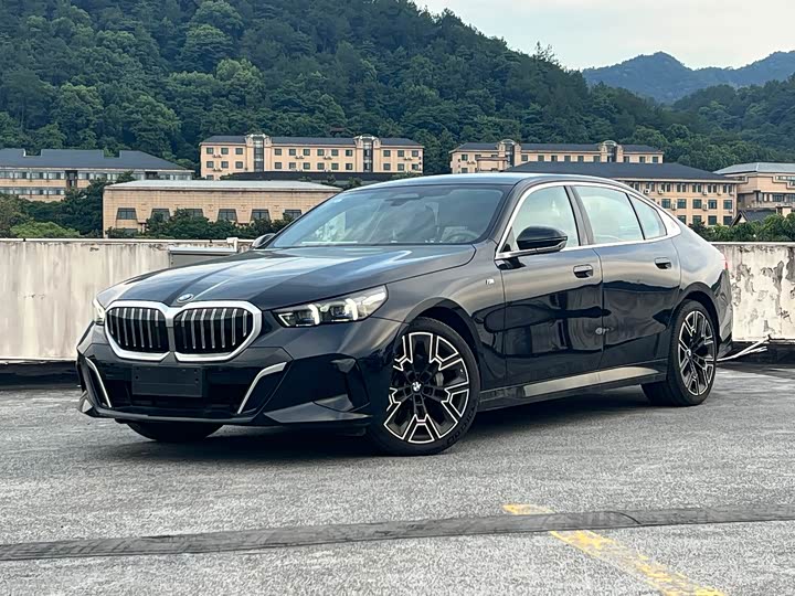 BMW 5 Series 2025 530Li Exclusive M Sports Package