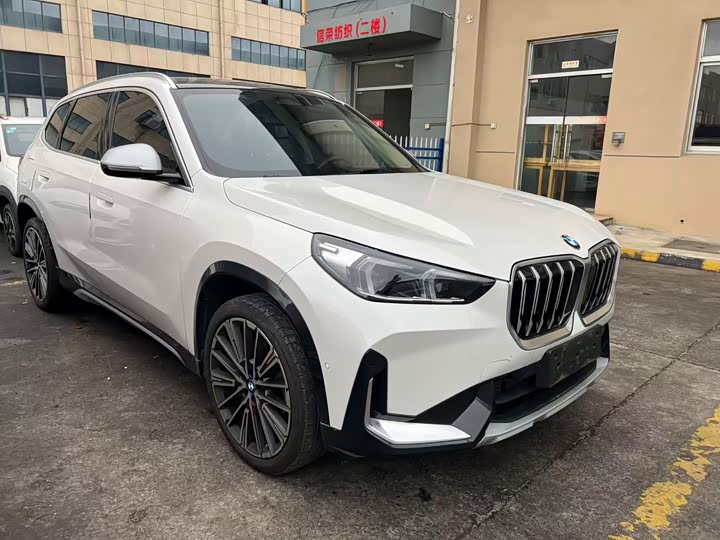 BMW X1 2023 xDrive25Li X Design Package