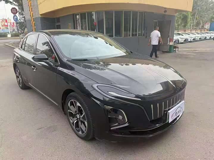 Hongqi E-QM5 2022 431km Charging Enjoyment Edition