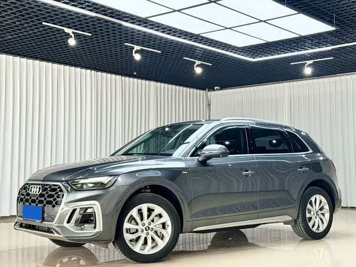 Audi Q5L 2021 40 TFSI luxury and dynamic model