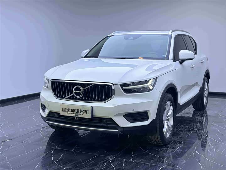 Volvo XC40 2022 T4 four-wheel drive smart travel fashion version