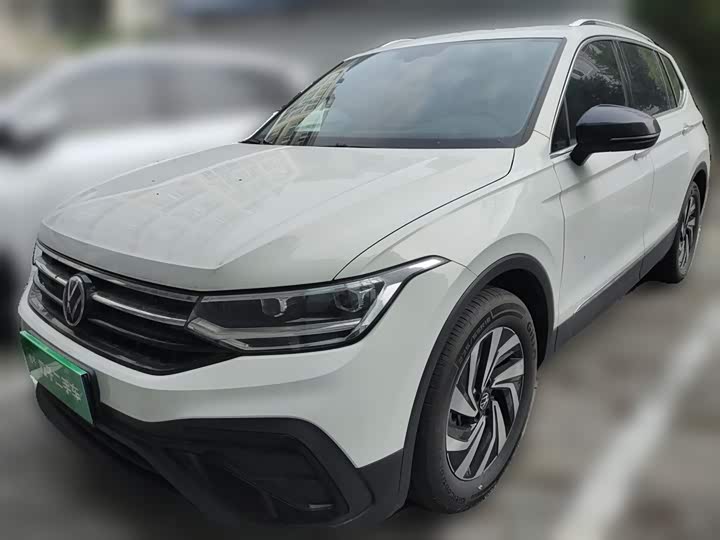 Tiguan L 2025 Outstanding Model 300TSI Automatic Two-wheel Drive Dragon Edition