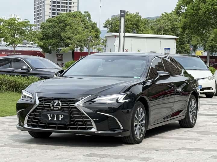 Lexus ES 2025 300h Premium Edition