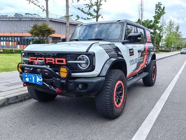 Ford Bronco 2024 2.3T Black Diamond
