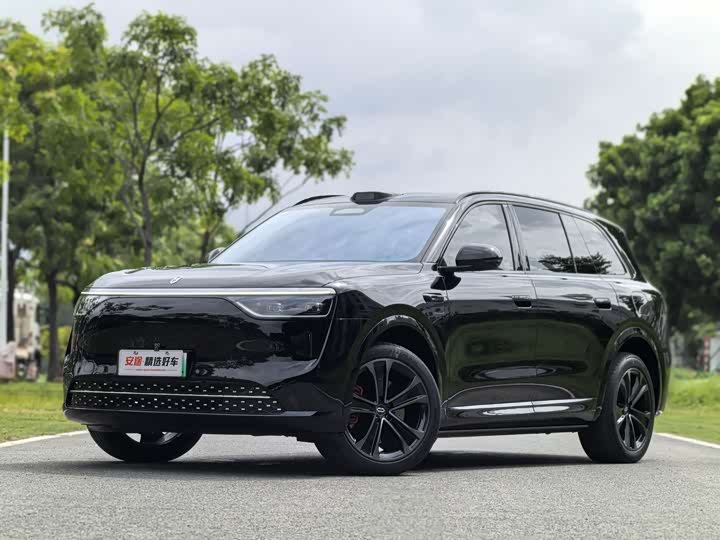 Wenjie M8 2025 extended range Max version 53.4kWh 6-seater version (192-line lidar)